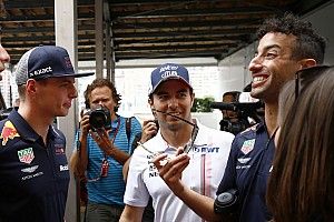 Villeneuve alfineta: “Verstappen não é bom como Ricciardo”