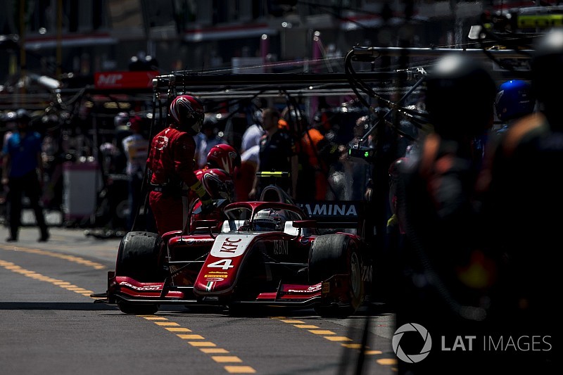 Quand les leaders s’accrochent dans les stands à Monaco