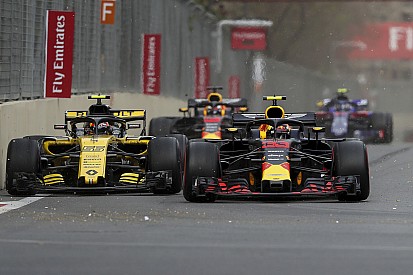 Renault, 2019 için Sainz'a alternatif arıyor