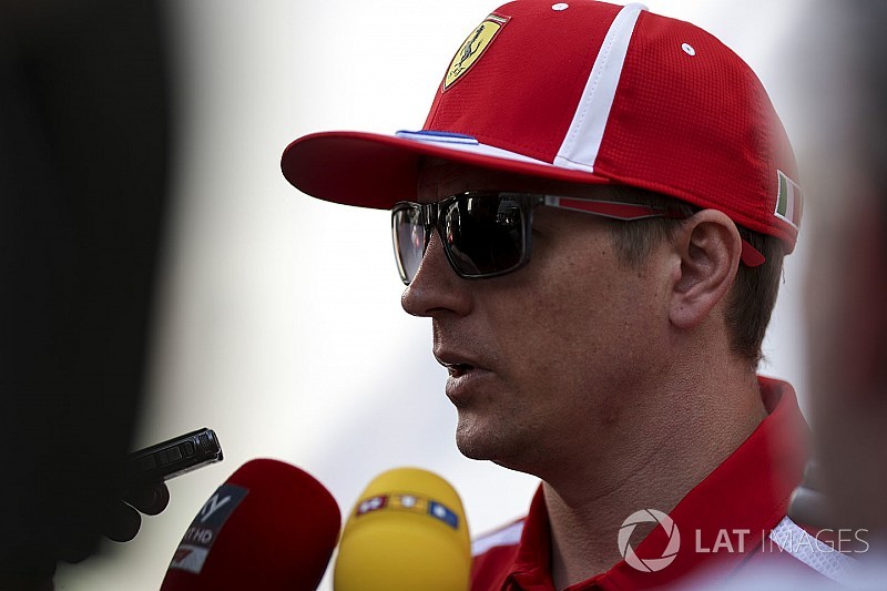 «Меня увольняют уже 15 лет». Райкконен о слухах про Риккардо и Ferrari
