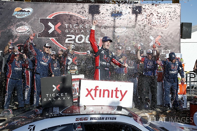 Revancha para William Byron y triunfa en Phoenix