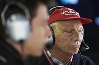 Lauda abandona el hospital dos meses después del trasplante de pulmón