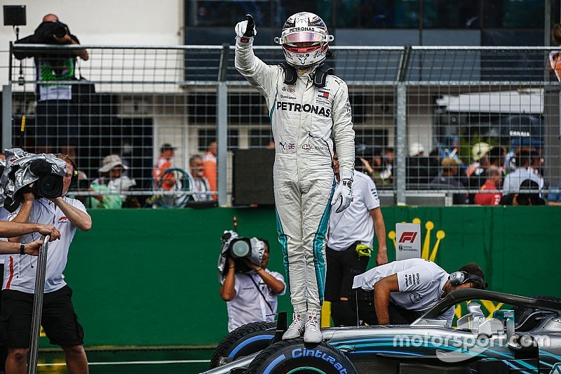Hamilton logró la pole bajo la lluvia en Hungría