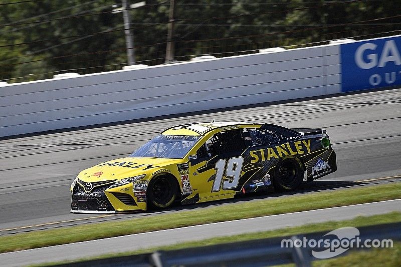 Daniel Suarez, Joe Gibbs Racing, Toyota Camry STANLEY