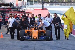 У McLaren снова проблемы. Кажется, команда сама во всем виновата