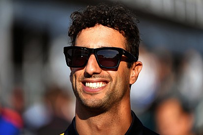 Ricciardo diz querer confirmar futuro até férias da F1