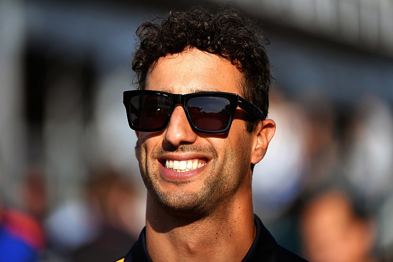 Ricciardo diz querer confirmar futuro até férias da F1