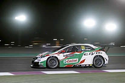 WTCC Losail: Drama voor Michelisz, Guerrieri pakt pole