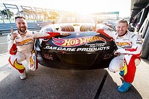 Phillip Island 101: Walkinshaw Porsche takes pole