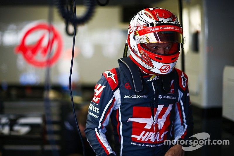 Gêné par un Räikkönen "désespéré", Magnussen est en colère