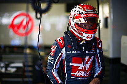Gêné par un Räikkönen "désespéré", Magnussen est en colère