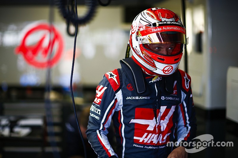 Gêné par un Räikkönen "désespéré", Magnussen est en colère