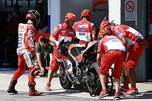 Lorenzo: "Flag-to-flag pericoloso. La MotoGP non è la F.1"