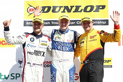 Rockingham BTCC: Sutton controls Race 2, extends points lead