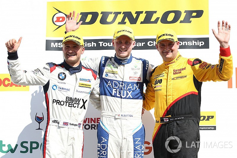 Rockingham BTCC: Sutton controls Race 2, extends points lead