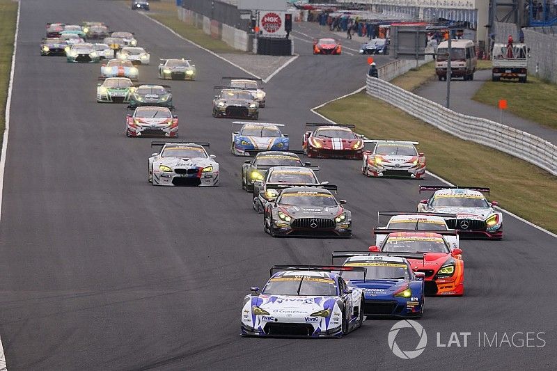 GT300 Start of the race