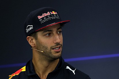 Ricciardo svela: "Marko non ha piani per me oltre il 2018"