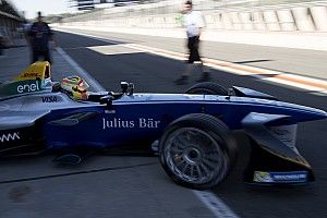 VIDEO: Cuplikan lengkap aksi Rio Haryanto di tes Formula E Valencia
