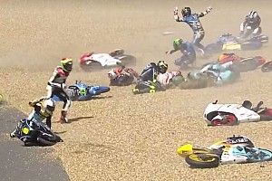 GALERI: Kecelakaan massal di Moto3 Le Mans 2017