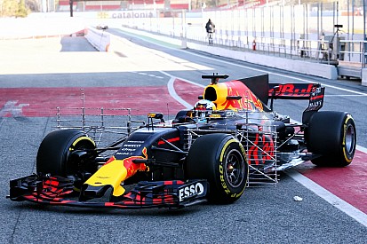 Barcelone, J5 - Red Bull teste tous les pneus, Renault stoppé à la mi-journée