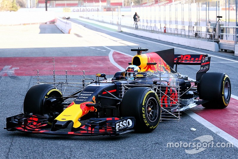 Barcelone, J5 - Red Bull teste tous les pneus, Renault stoppé à la mi-journée