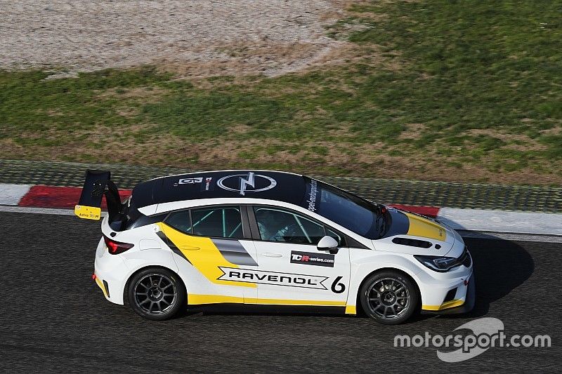 La DG Sport conferma Corthals sulla Opel e ingaggia Mat'o Homola