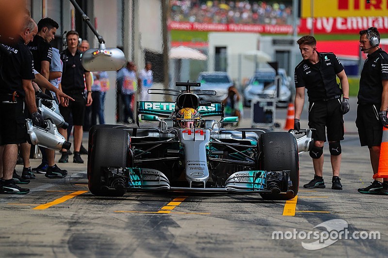 Hamilton dijatuhi penalti grid setelah ganti girboks