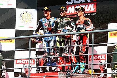 Cuarto doblete de la temporada para Rea y primer podio de Van der Mark con Yamaha