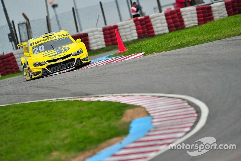Serra derrota Camilo e conquista pole em Buenos Aires