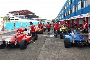 Video: F4/SEA mulai meluncur di Sirkuit Sentul