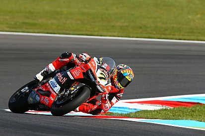 WSBK Lausitzring: Davies oppermachtig, Van der Mark 15e na problemen