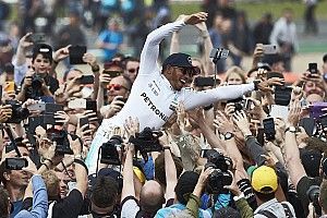 Хэмилтон превзошел Макгрегора в списке Forbes