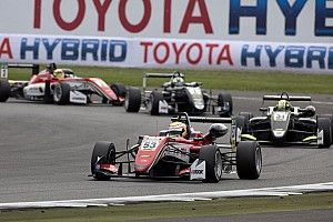 Silverstone F3: Ilott, Erikkson ve Norris kazandılar
