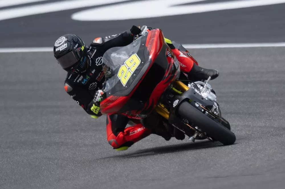イアンノーネ、MotoGP併催のハーレーダビッドソンレースでデビュー戦