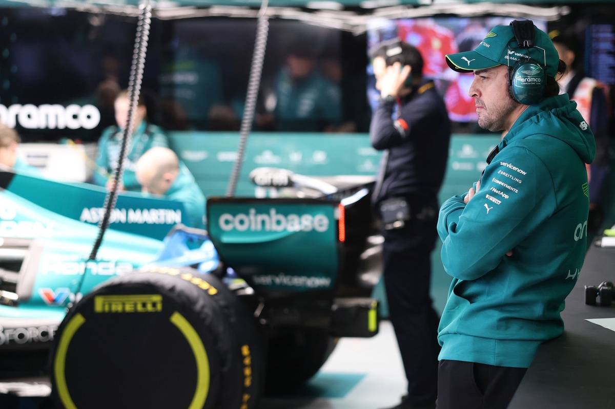 Alonso, feliz en lo personal, con jetlag... y con un Aston que no mejora