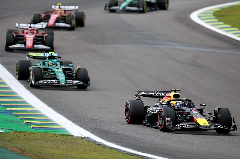 Charles Leclerc, Ferrari, Max Verstappen, Red Bull Racing, Fernando Alonso, Aston Martin Racing