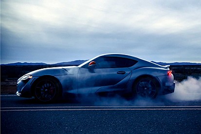 Фернандо Алонсо випробував новий суперкар Toyota Supra