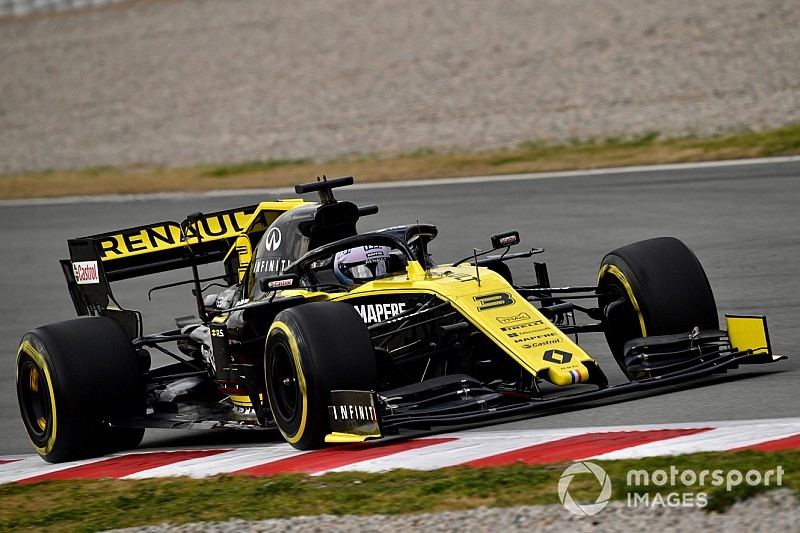 Риккардо осторожно оценил шансы Renault стать лучшей из середняков