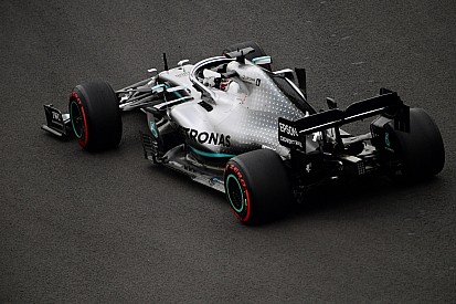 Hamilton: Con estos neumáticos podríamos ir a 4 paradas