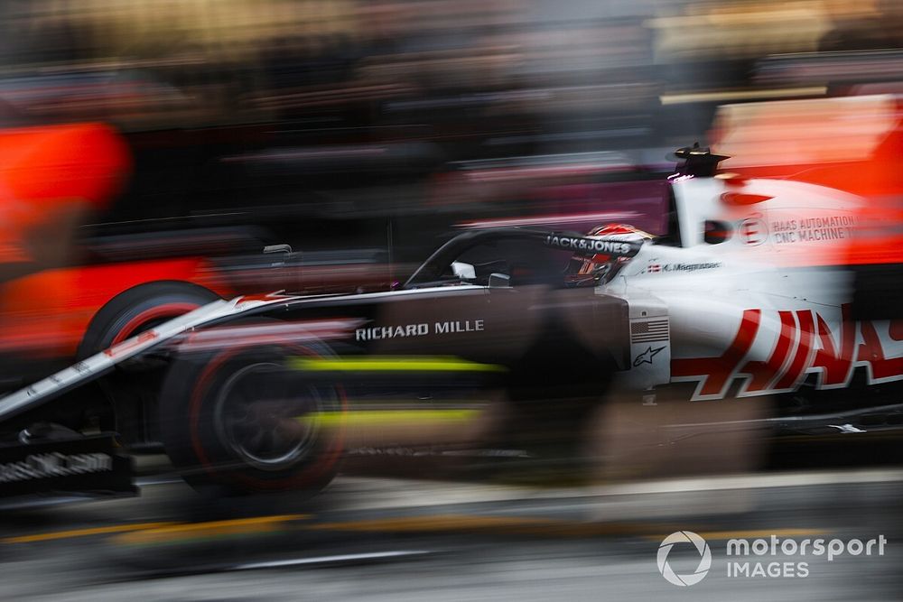 Kevin Magnussen, Haas F1 Team VF-20, makes a pit stop