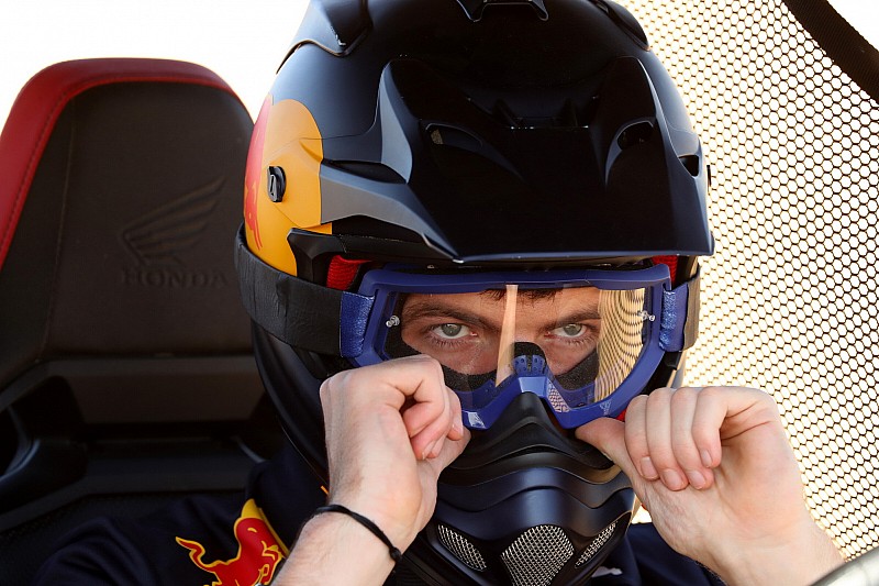 Verstappen majdnem kétszer annyi pénzt kap a Red Bulltól?