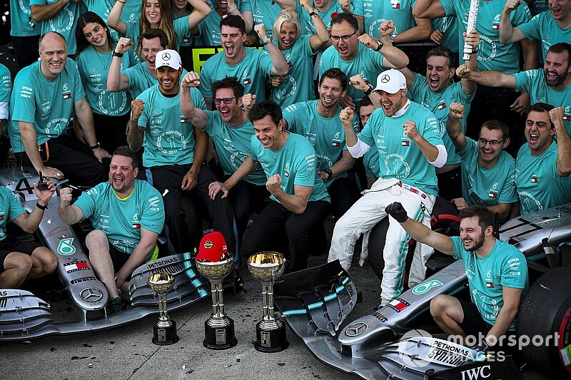 Hamilton: "En iyi sürücü kadrosu Mercedes'in"