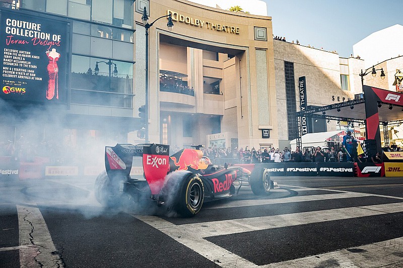 Verstappen en Albon trakteren Hollywood op donuts