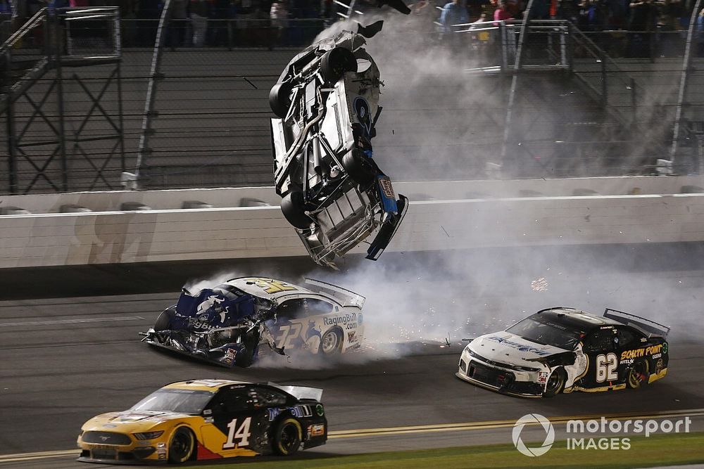 Crash of Ryan Newman, Roush Fenway Racing, Ford Mustang Koch Industries