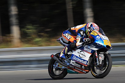 Silverstone, Libere 1: Oettl stacca tutti e precede Canet e Bezzecchi. Lontano per ora Martin