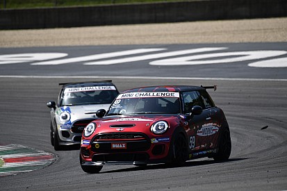 Supertest: una gara col brivido nel MINI Challenge al Mugello