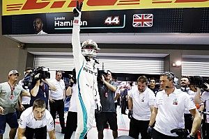 Hamilton define volta de pole como “mágica” em Singapura
