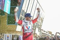 Larson beats Chastain and Allmendinger to Homestead Cup win