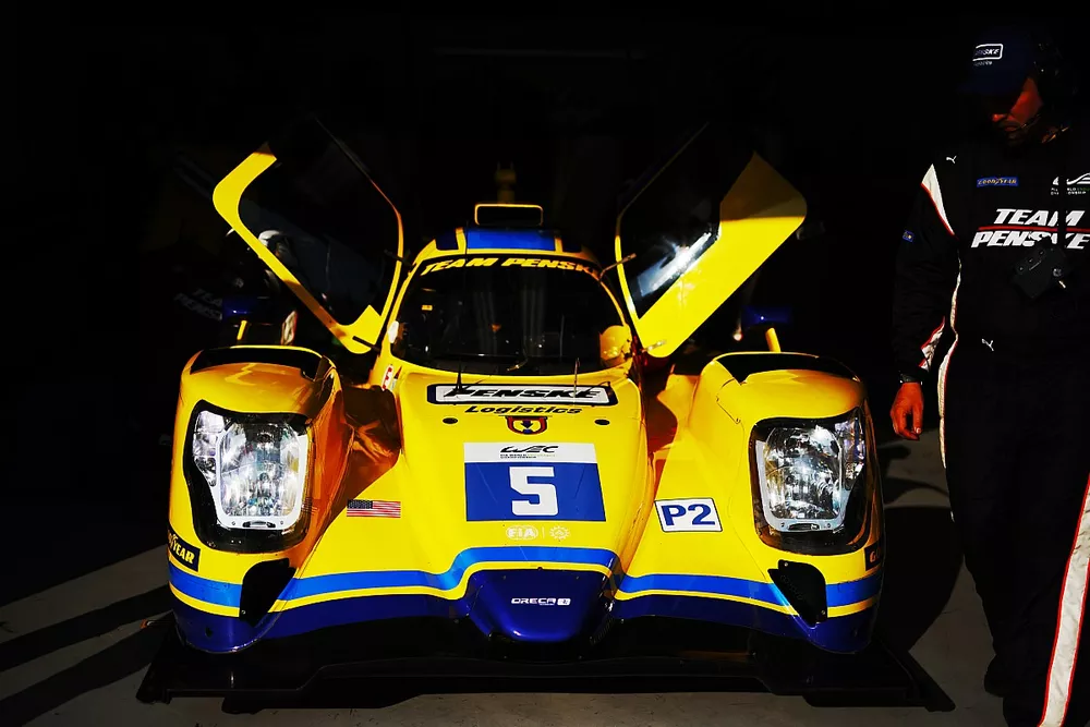 #5 Team Penske Oreca 07  Gibson LMP2 de Dane Cameron, Emmanuel Collard, Felipe Nasr  
