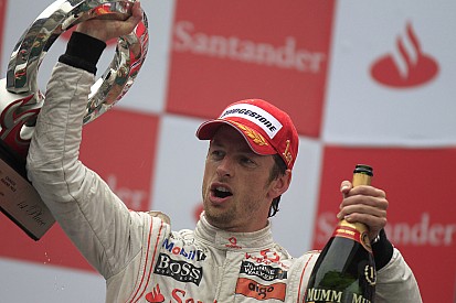 Button, Alonso e Jimmie Johnson podem ocupar terceiro carro da McLaren na Indy